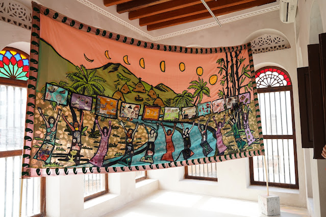 Sharjah Biennial 16 - to carry
